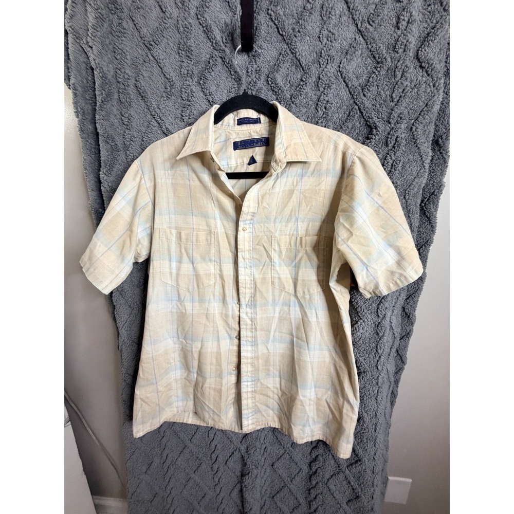 Vintage Editions by Van Heusen Men's Medium Button Up Shirt